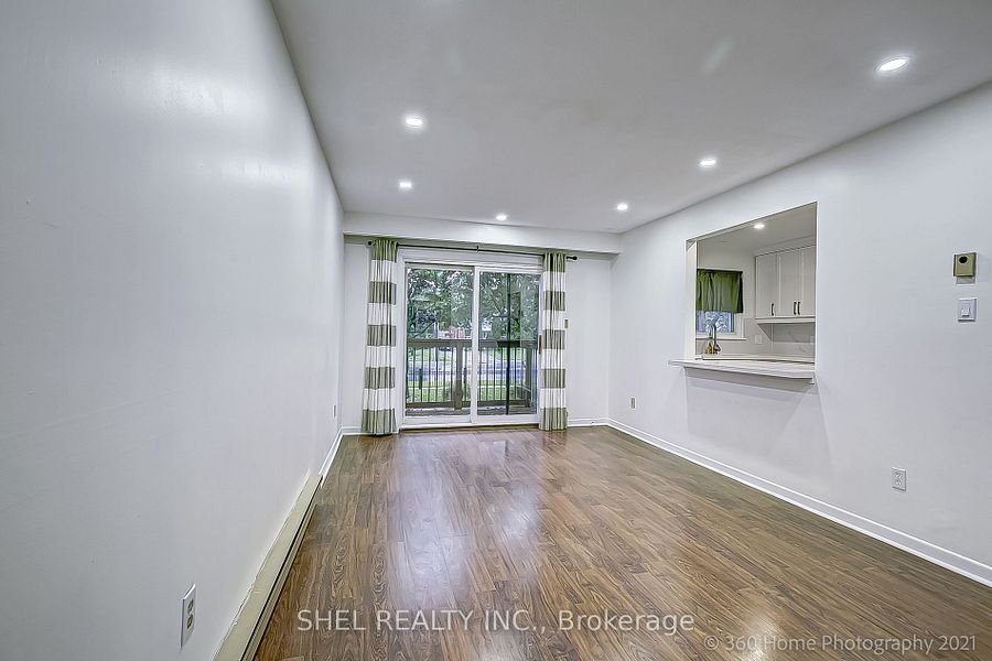 For rent in Toronto - Bachelor condo feels like a penthouse.